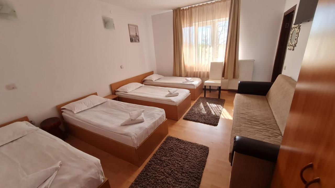 Pensiune Runcu Stone Buitenkant foto